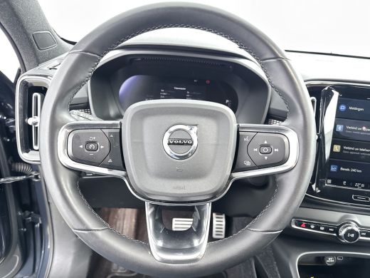 Volvo  XC40 Recharge Twin Pro | 19" Allseason | Panoramadak | Leder / Nubuck | Trekhaak | 360 Camera | Harman... ActivLease financial lease