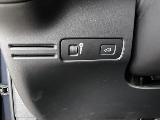 Volvo  XC40 Recharge Twin Pro | 19" Allseason | Panoramadak | Leder / Nubuck | Trekhaak | 360 Camera | Harman... ActivLease financial lease