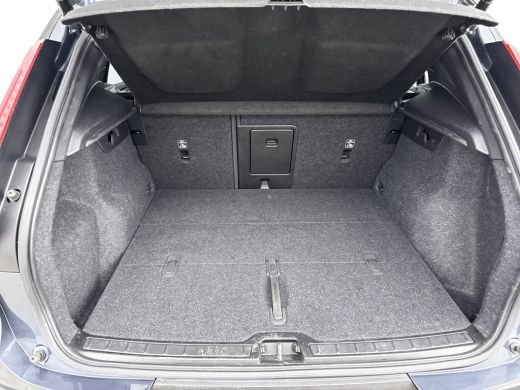 Volvo  XC40 Recharge Twin Pro | 19" Allseason | Panoramadak | Leder / Nubuck | Trekhaak | 360 Camera | Harman... ActivLease financial lease