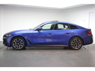 BMW i4 eDrive35 M Sport / Schuif-kanteldak / Trekhaak / Achteruitrijcamera / Stoelverwarming / Widescree...