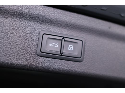 Audi Q3 35 TFSI Advanced edition | LED | Cruise Adaptive | Sportstoelen | Camera | Clima | Keyless | Navi... ActivLease financial lease