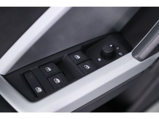 Audi Q3 35 TFSI Advanced edition | LED | Cruise Adaptive | Sportstoelen | Camera | Clima | Keyless | Navi... ActivLease financial lease