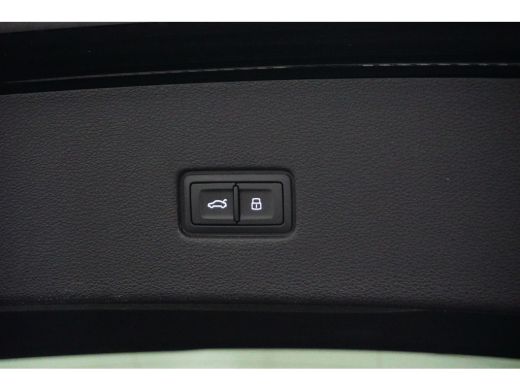 Audi Q8 60 TFSI e 462 pk quattro Pro Line S Competition | Achterbank verwarmd | Achteruitrijcamera | Buit... ActivLease financial lease