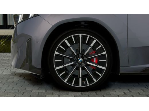 BMW iX3 50 xDrive M Sport / Panoramadak / Trekhaak / M Sportstoelen /  Parking Assistant Professional / S... ActivLease financial lease