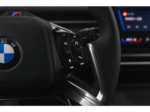 BMW iX3 50 xDrive M Sport / Panoramadak / Trekhaak / M Sportstoelen / Parking Assistant Professional / St... ActivLease financial lease