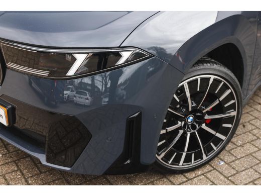 BMW iX3 50 xDrive M Sport / Panoramadak / Trekhaak / M Sportstoelen / Parking Assistant Professional / St... ActivLease financial lease