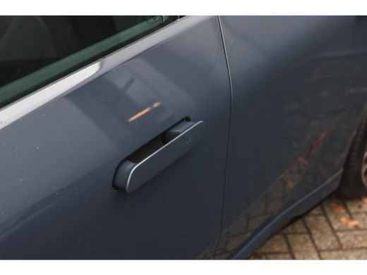 BMW iX3 50 xDrive M Sport / Panoramadak / Trekhaak / M Sportstoelen / Parking Assistant Professional / St... ActivLease financial lease