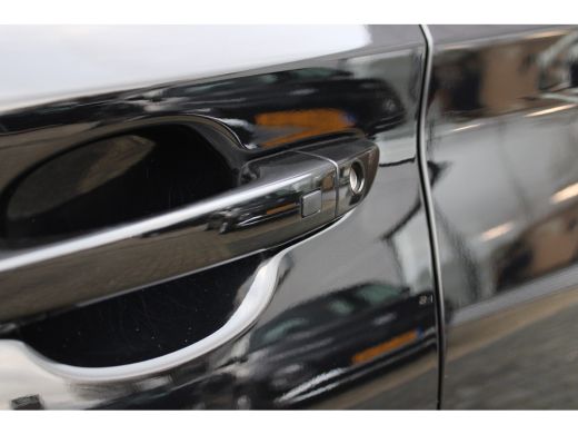 Hyundai Kona EV Premium 64 kWh| Schuif -/ Kanteldak | Achteruitrijcamera | Stoel verwarming voor en achter | A... ActivLease financial lease