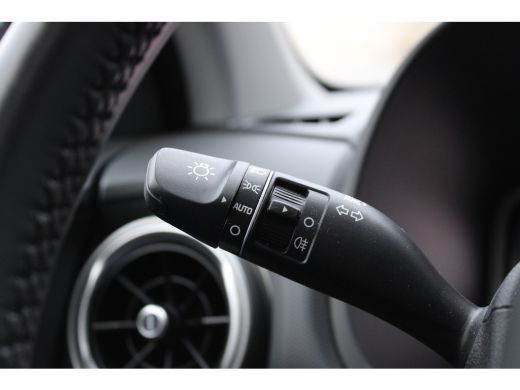 Hyundai Kona EV Premium 64 kWh| Schuif -/ Kanteldak | Achteruitrijcamera | Stoel verwarming voor en achter | A... ActivLease financial lease