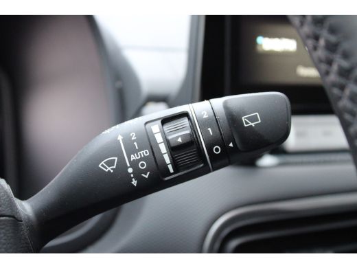 Hyundai Kona EV Premium 64 kWh| Schuif -/ Kanteldak | Achteruitrijcamera | Stoel verwarming voor en achter | A... ActivLease financial lease