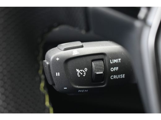 Peugeot e-2008 EV GT Pack 50 kWh 3 Fase | Afn. Trekhaak | Alcantara | Leder | Stoelverwarming | Adaptive Cruise ... ActivLease financial lease