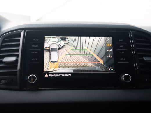 Skoda Karoq 1.5 TSI ACT Sportline Business | Panodak | Leder | Stoelgeheugen | Elk A-klep | Prijs Rijklaar!! ActivLease financial lease