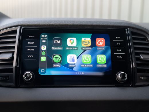 Skoda Karoq 1.5 TSI ACT Sportline Business | Panodak | Leder | Stoelgeheugen | Elk A-klep | Prijs Rijklaar!! ActivLease financial lease