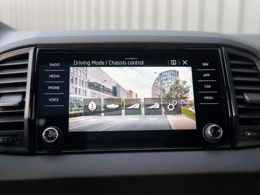 Skoda Karoq 1.5 TSI ACT Sportline Business | Panodak | Leder | Stoelgeheugen | Elk A-klep | Prijs Rijklaar!! ActivLease financial lease