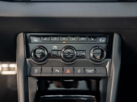 Skoda Karoq 1.5 TSI ACT Sportline Business | Panodak | Leder | Stoelgeheugen | Elk A-klep | Prijs Rijklaar!! ActivLease financial lease