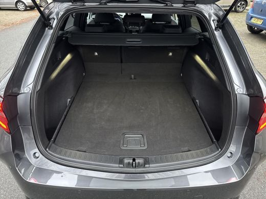 Toyota Corolla Touring Sports Hybrid 140 Dynamic | 06-10141018 Voor meer informatie ActivLease financial lease