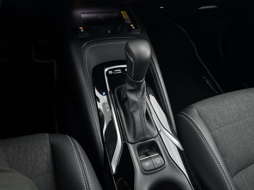 Toyota Corolla Touring Sports Hybrid 140 Dynamic | 06-10141018 Voor meer informatie ActivLease financial lease