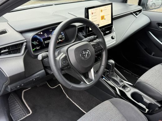 Toyota Corolla Touring Sports Hybrid 140 Dynamic **STOELVERWARMING/ PARKEERSENSOREN/ KEYLESS/ ADAPTIEF CRUISE CONTROL/ GARANTIE** ActivLease financial lease