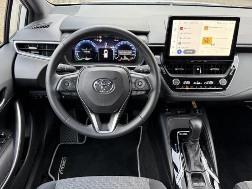 Toyota Corolla Touring Sports Hybrid 140 Dynamic **STOELVERWARMING/ PARKEERSENSOREN/ KEYLESS/ ADAPTIEF CRUISE CONTROL/ GARANTIE** ActivLease financial lease