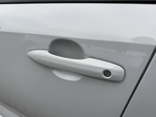 Toyota Corolla Touring Sports Hybrid 140 Dynamic **STOELVERWARMING/ PARKEERSENSOREN/ KEYLESS/ ADAPTIEF CRUISE CONTROL/ GARANTIE** ActivLease financial lease