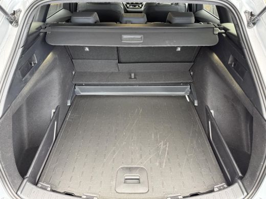 Toyota Corolla Touring Sports Hybrid 140 Dynamic **STOELVERWARMING/ PARKEERSENSOREN/ KEYLESS/ ADAPTIEF CRUISE CONTROL/ GARANTIE** ActivLease financial lease