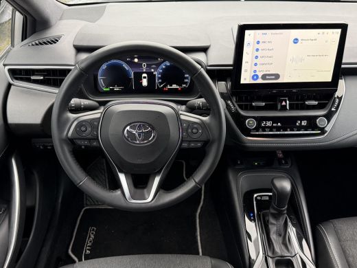 Toyota Corolla Touring Sports Hybrid 140 Dynamic **STOELVERWARMING/ PARKEERSENSOREN/ KEYLESS/ ADAPTIEF CRUISE CONTROL/ GARANTIE** ActivLease financial lease