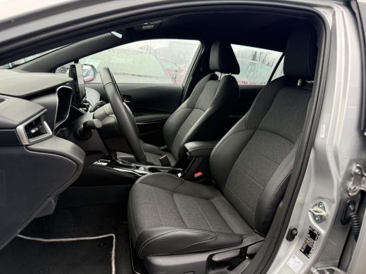 Toyota Corolla Touring Sports Hybrid 140 Dynamic **STOELVERWARMING/ PARKEERSENSOREN/ KEYLESS/ ADAPTIEF CRUISE CONTROL/ GARANTIE** ActivLease financial lease