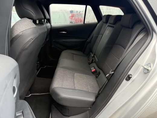 Toyota Corolla Touring Sports Hybrid 140 Dynamic **STOELVERWARMING/ PARKEERSENSOREN/ KEYLESS/ ADAPTIEF CRUISE CONTROL/ GARANTIE** ActivLease financial lease