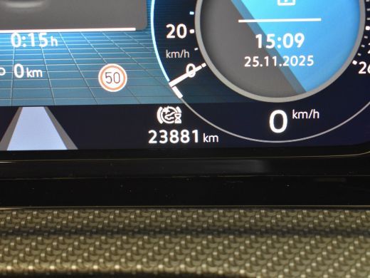 Volkswagen Golf Variant Variant 1.5 eTSI R-Line Business 150pk DSG/AUTO | Trekhaak | Head up display | Park assist | Came... ActivLease financial lease