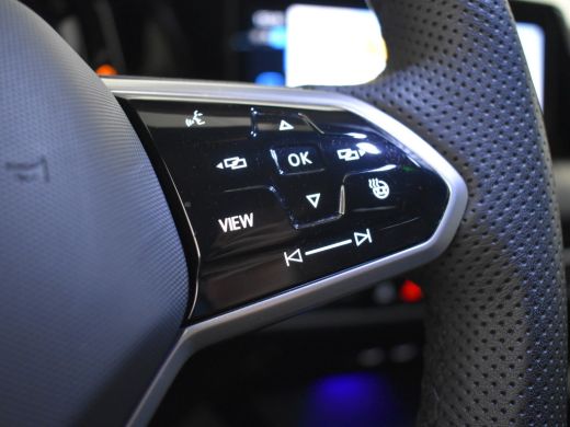 Volkswagen Golf Variant Variant 1.5 eTSI R-Line Business 150pk DSG/AUTO | Trekhaak | Head up display | Park assist | Came... ActivLease financial lease