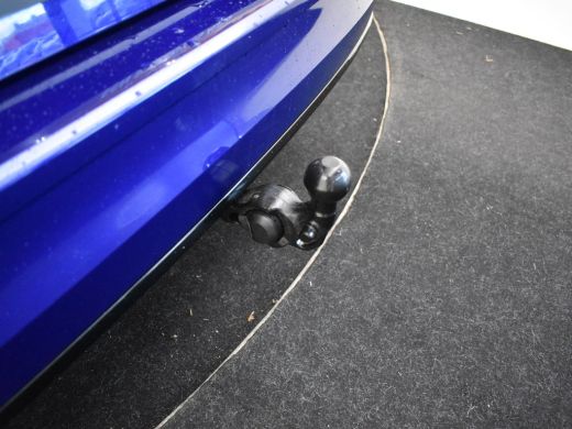 Volkswagen Golf Variant Variant 1.5 eTSI R-Line Business 150pk DSG/AUTO | Trekhaak | Head up display | Park assist | Came... ActivLease financial lease