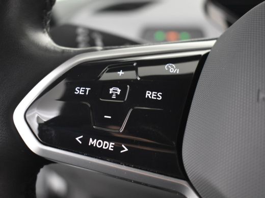 Volkswagen ID.3 First Plus 58 kWh 204pk | Camera achter | Navigatie | App connect | Stoelverwarming | Adaptief cr... ActivLease financial lease