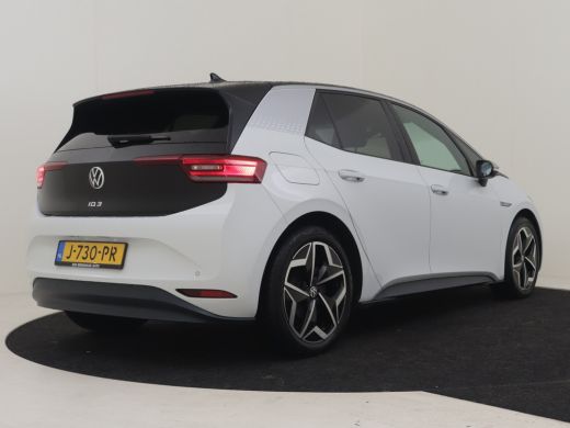 Volkswagen ID.3 First Plus 58 kWh 204pk | Camera achter | Navigatie | App connect | Stoelverwarming | Adaptief cr... ActivLease financial lease