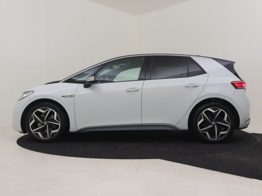Volkswagen ID.3 First Plus 58 kWh 204pk | Camera achter | Navigatie | App connect | Stoelverwarming | Adaptief cr... ActivLease financial lease