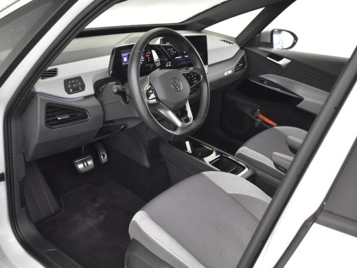 Volkswagen ID.3 First Plus 58 kWh 204pk | Camera achter | Navigatie | App connect | Stoelverwarming | Adaptief cr... ActivLease financial lease