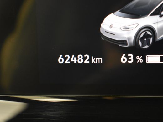 Volkswagen ID.3 First Plus 58 kWh 204pk | Camera achter | Navigatie | App connect | Stoelverwarming | Adaptief cr... ActivLease financial lease