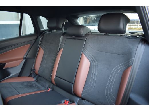 Volkswagen ID.4 Business 77 kWh | Trekhaak | Stuur- en Stoelverw. | Half Leer | 20" LM ActivLease financial lease
