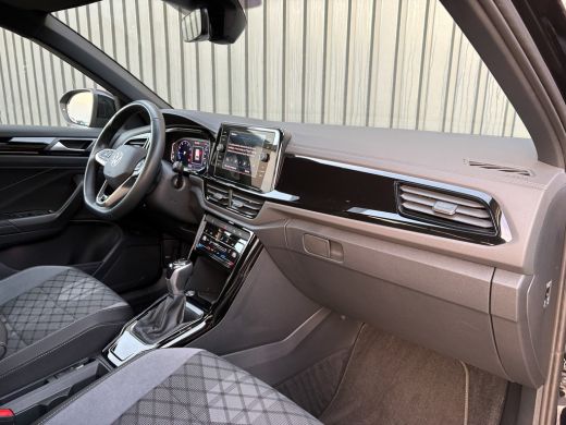 Volkswagen T-Roc 1.5 TSI R-Line Business | Black Style | Keyless | Elk. A-klep | Side Assist | IQ Light | Camera |... ActivLease financial lease