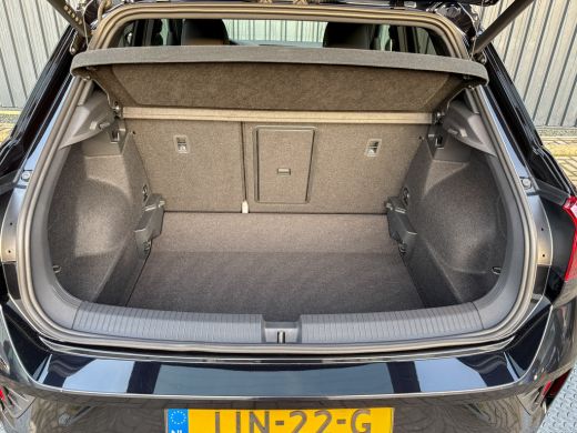 Volkswagen T-Roc 1.5 TSI R-Line Business | Black Style | Keyless | Elk. A-klep | Side Assist | IQ Light | Camera |... ActivLease financial lease