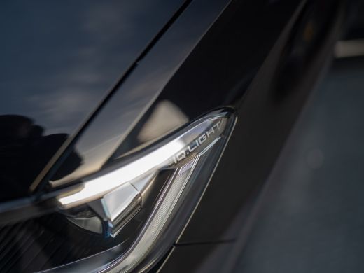 Volkswagen T-Roc 1.5 TSI R-Line Business | Black Style | Keyless | Elk. A-klep | Side Assist | IQ Light | Camera |... ActivLease financial lease