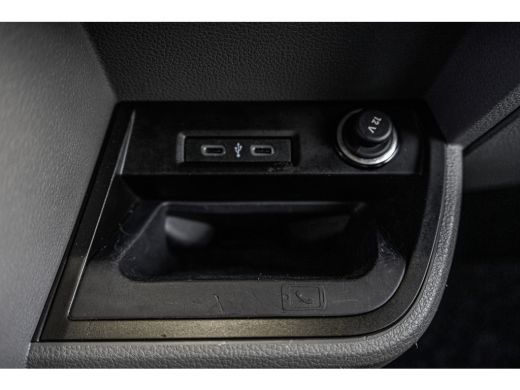 Volkswagen Transporter 2.0 TDI L2H1 | DC | Bulli | 200PK | Leder | Carplay | Virtual | Adapt Cruise ActivLease financial lease