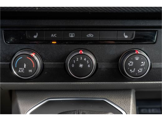 Volkswagen Transporter T6.1 2.0 TDI L2H1 | DC | Bulli | 200PK | Leder | Carplay | Virtual | Adapt Cruise ActivLease financial lease