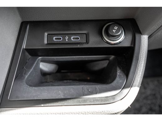 Volkswagen Transporter T6.1 2.0 TDI L2H1 | DC | Bulli | 200PK | Leder | Carplay | Virtual | Adapt Cruise ActivLease financial lease