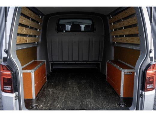 Volkswagen Transporter 2.0 TDI L2H1 | DC | Bulli | 200PK | Leder | Carplay | Virtual | Adapt Cruise ActivLease financial lease