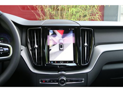 Volvo  XC60 2.0 T6 Plug-in hybrid AWD Plus Dark | Trekhaak | 360 Camera | Panoramadak | Memory | Pilot Assist ActivLease financial lease
