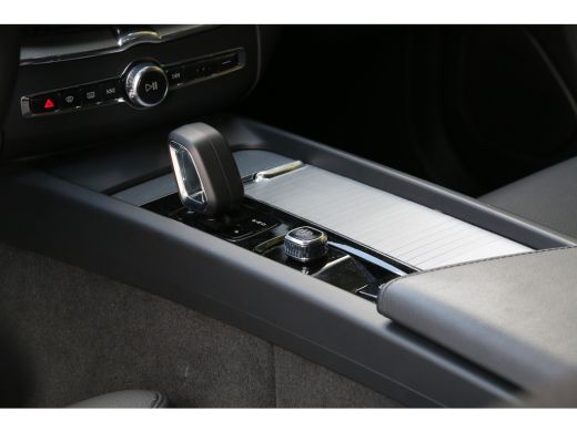 Volvo  XC60 2.0 T6 Plug-in hybrid AWD Ultimate Dark | Trekhaak | 360 Camera | Head-up | Panoramadak | Memory ... ActivLease financial lease