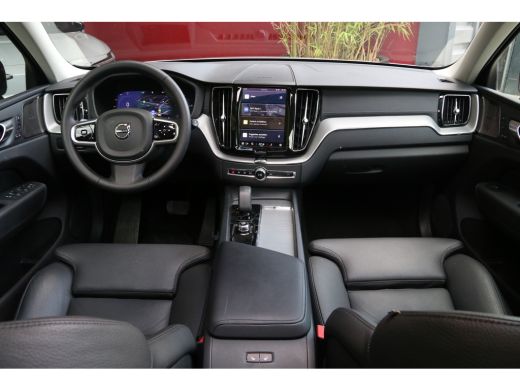 Volvo  XC60 2.0 T6 Plug-in hybrid AWD Ultimate Dark | Trekhaak | 360 Camera | Head-up | Panoramadak | Memory ... ActivLease financial lease