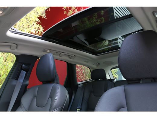 Volvo  XC60 2.0 T6 Plug-in hybrid AWD Ultimate Dark | Trekhaak | 360 Camera | Head-up | Panoramadak | Memory ... ActivLease financial lease