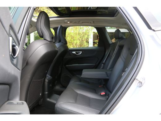 Volvo  XC60 2.0 T6 Plug-in hybrid AWD Ultimate Dark | Trekhaak | 360 Camera | Head-up | Panoramadak | Memory ... ActivLease financial lease