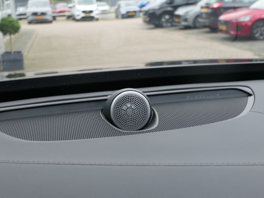 Volvo  XC90 T8 Recharge AWD Ultimate Dark | Massage | Luchtvering | Bowers&Wilkins | 22 Inch | Trekhaak | Gev... ActivLease financial lease